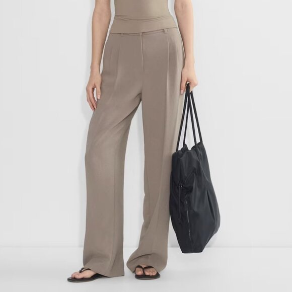 Aritzia Pants - NEW ARITZIA EFFORTLESS Pants TURNER TAUPE SIZE 8- REGULAR LENGTH